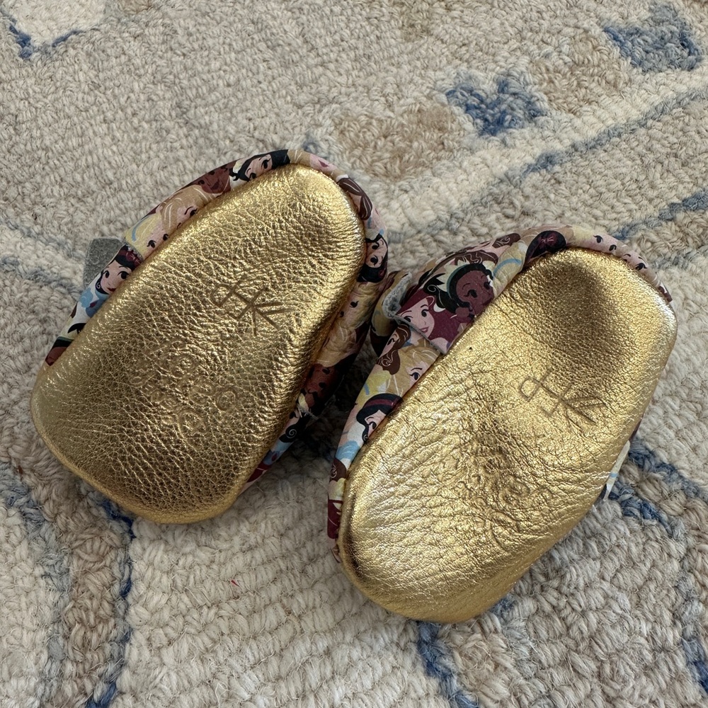 Disney Princess Pattern Kids Slippers/Moccasins - Picture 4 of 4
